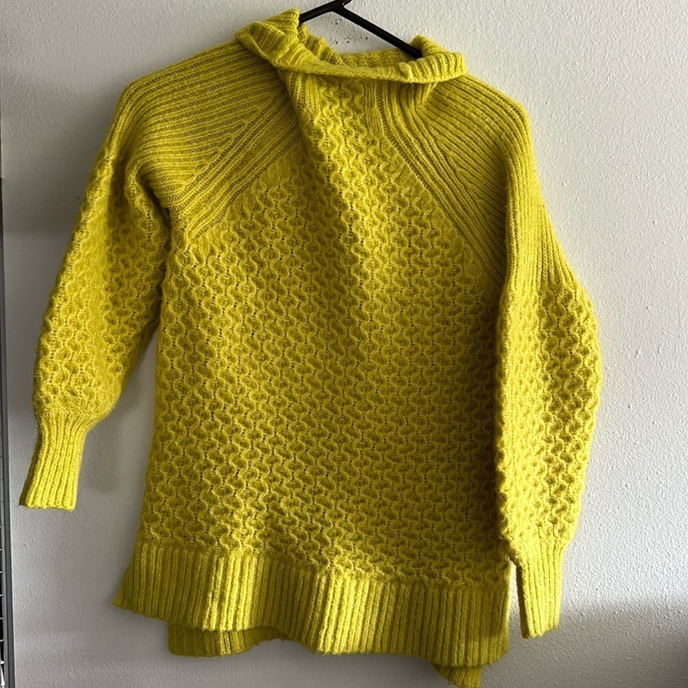 Anthropologie sweater size xs